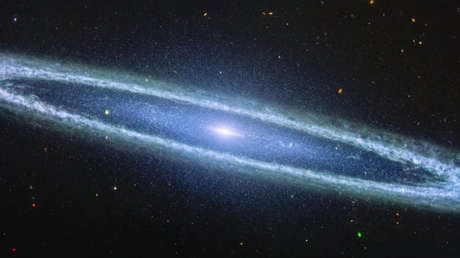 El James Webb capta un 'sombrero' espacial a 30 millones de años luz de la Tierra