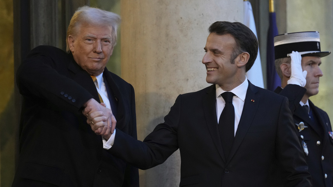 El dominante apretón de manos de Trump a Macron se vuelve viral