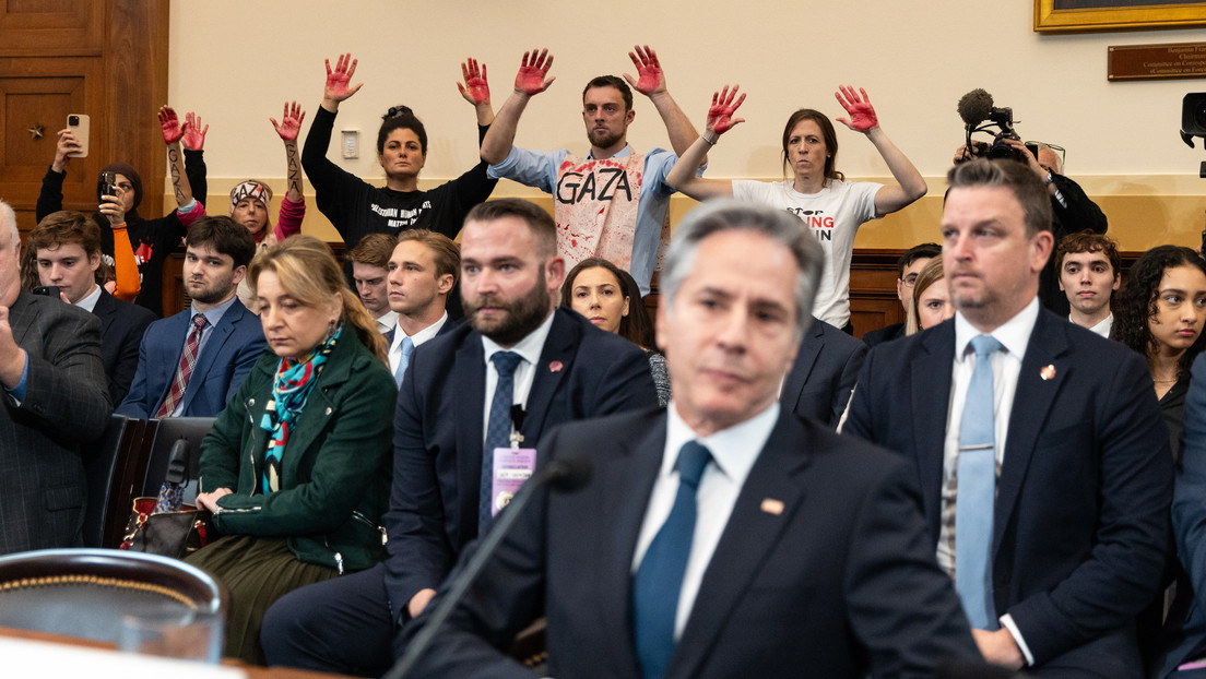 "Secretario de Genocidio": Manifestantes interrumpen el discurso de Blinken en el Congreso
