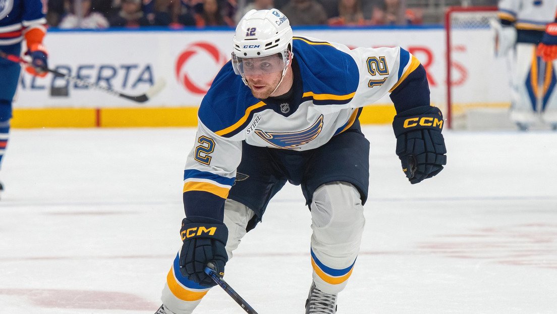 VIDEO: Un patín casi le corta los genitales a un jugador de hockey en un partido de la NHL