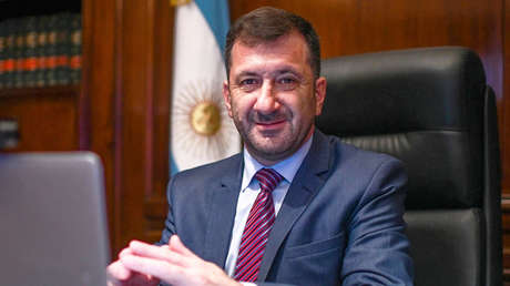 Detienen a un senador argentino con más de 200.000 dólares en Paraguay