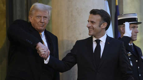 El dominante apretón de manos de Trump a Macron se vuelve viral
