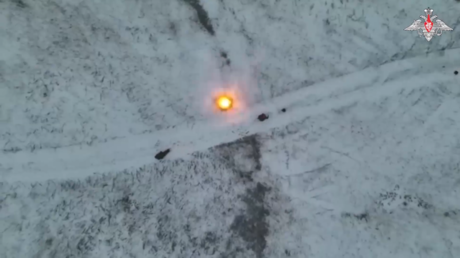 VIDEO: Un dron ruso frustra el minado de una carretera por zapadores ucranianos