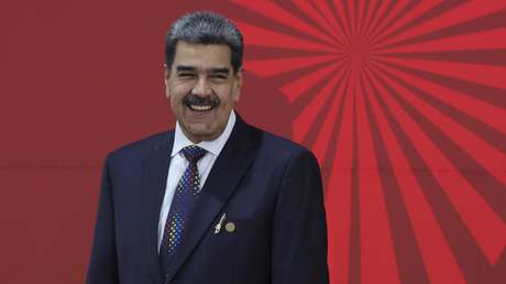 Maduro asegura que los procesos electorales "burgueses" son "una farsa"