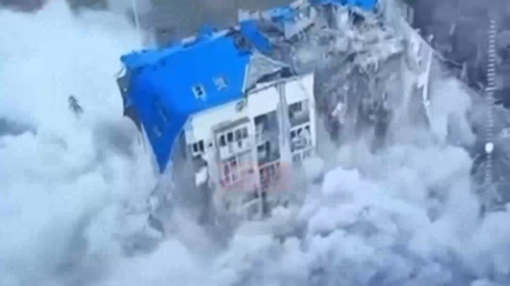 VIDEO: Dos militares rusos arrasan totalmente un bastión ucraniano en Donbass