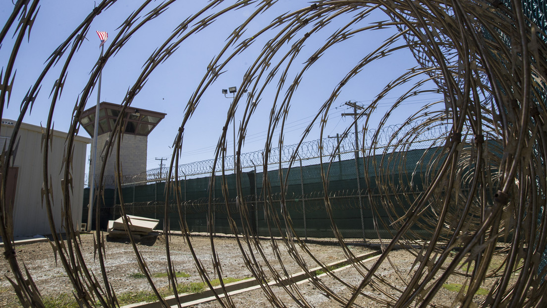 EE.UU. traslada 11 presos fuera de Guantánamo tras más de 2 décadas sin cargos