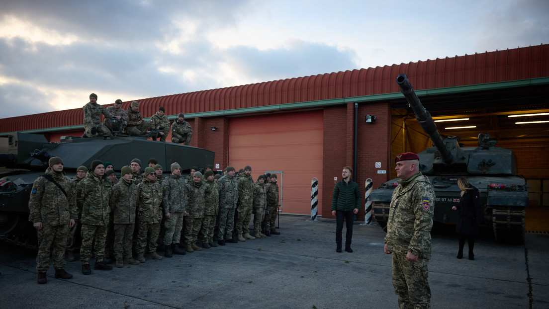Exsecretarios de Defensa del Reino Unido quieren fuerzas de paz británicas en Ucrania