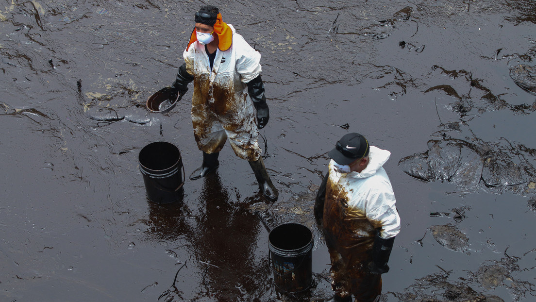 Se cumplen 3 años del derrame de Repsol en Perú: el mar sigue contaminado y los afectados olvidados