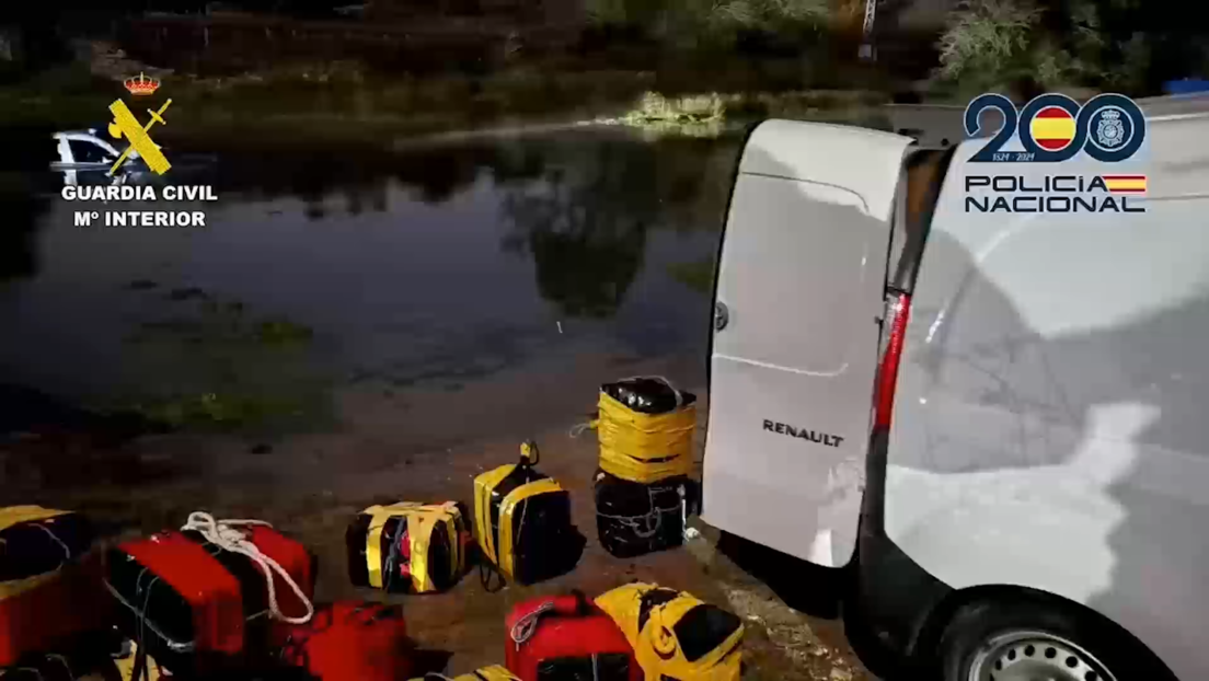 VIDEO: Pillan infraganti a banda cargando más de una tonelada de cocaína en España