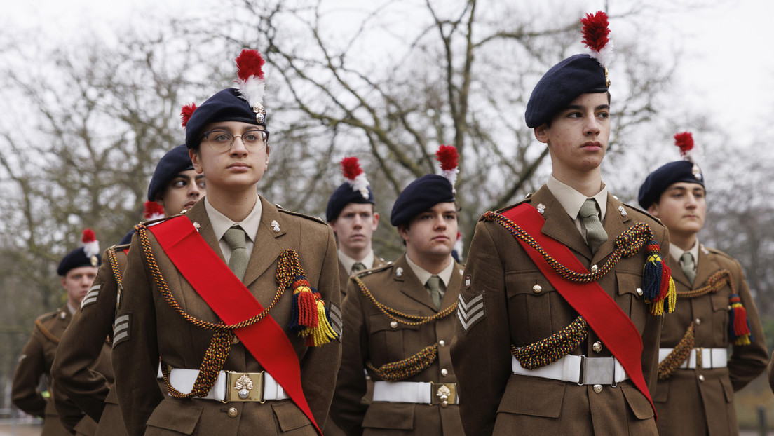 Reino Unido enviará cadetes de escuelas militares a Ucrania