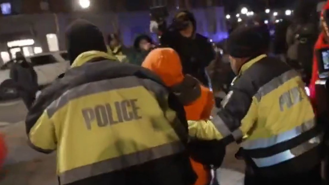 Caos frente a una cárcel de Washington después de que Trump firmara los indultos presidenciales (VIDEO)