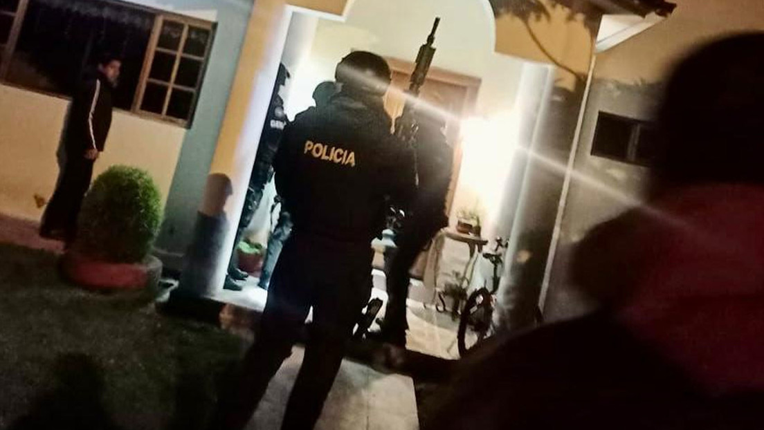 Ecuador allana oficinas y casas de funcionarios del Ministerio de Economía por presunta corrupción