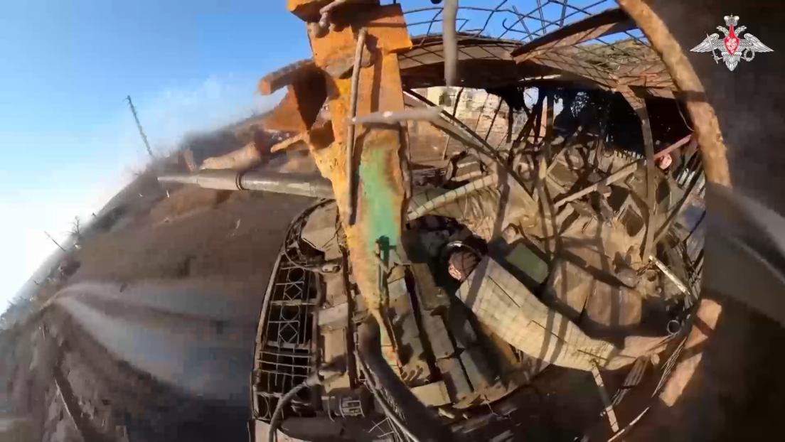 VIDEO: Tanques T-72 abren paso a unidades de asalto rusas en Donbass