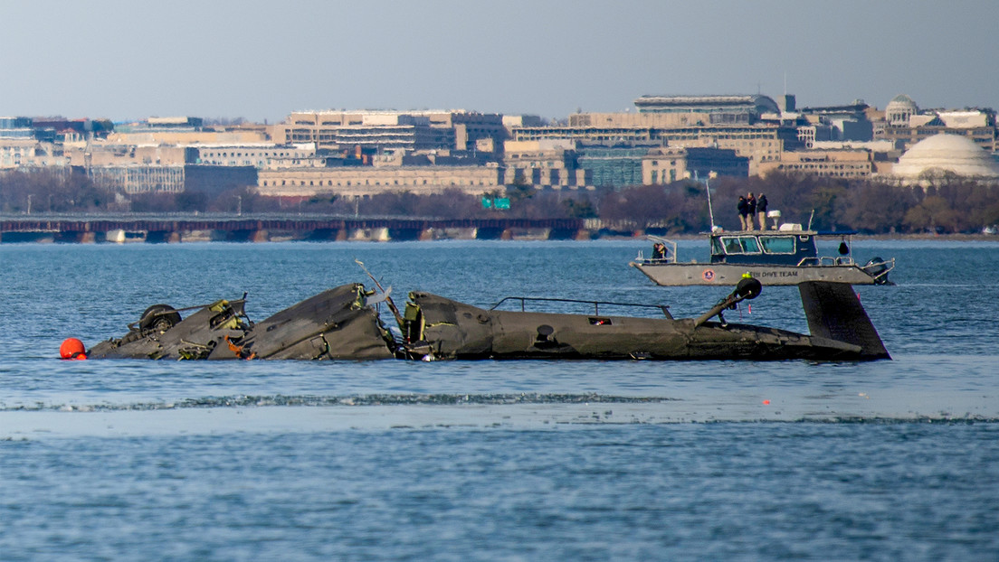 El complejo espacio aéreo de Washington: aviación militar y 30 "casi colisiones" de vuelos comerciales