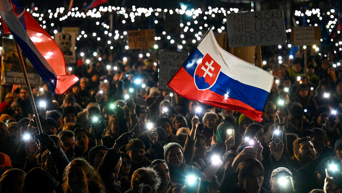Fiсo acusa a una unidad de mercenarios pro Kiev de implicación en las protestas de Eslovaquia