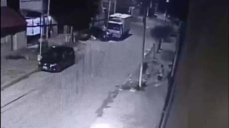 Joven transeúnte muere a balazos durante una disputa narco en Argentina (VIDEO)