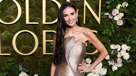 Acusan a Demi Moore de ignorar a Kylie Jenner en los Globos de Oro (VIDEOS)