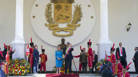 Maduro convoca a "gran jornada de diálogo" para la anunciada reforma constitucional