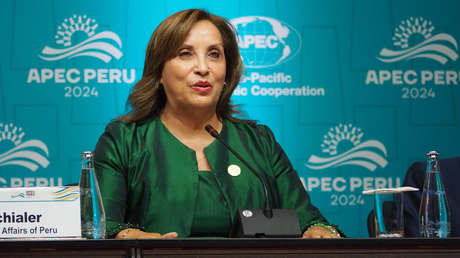 Boluarte tras acudir a la Fiscalía: "No vamos a agachar la cabeza a ningún acoso político"