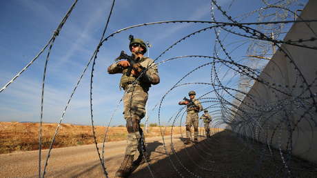 Informe: Turquía establecerá una base militar en Siria