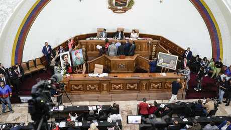 Parlamento de Venezuela declara "enemigos públicos" a Iván Duque y Álvaro Uribe