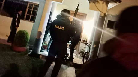 Ecuador allana oficinas y casas de funcionarios del Ministerio de Economía por presunta corrupción