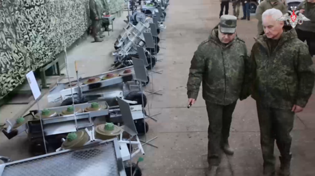 Ministro de Defensa ruso examina sistemas robóticos en el frente (VIDEO)