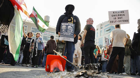 Trump ordena implementar más medidas contra los 'antisemitas' en EE.UU.