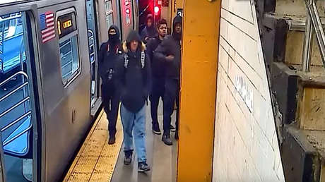 VIDEO: Roban un tren del metro de Nueva York para dar un paseo