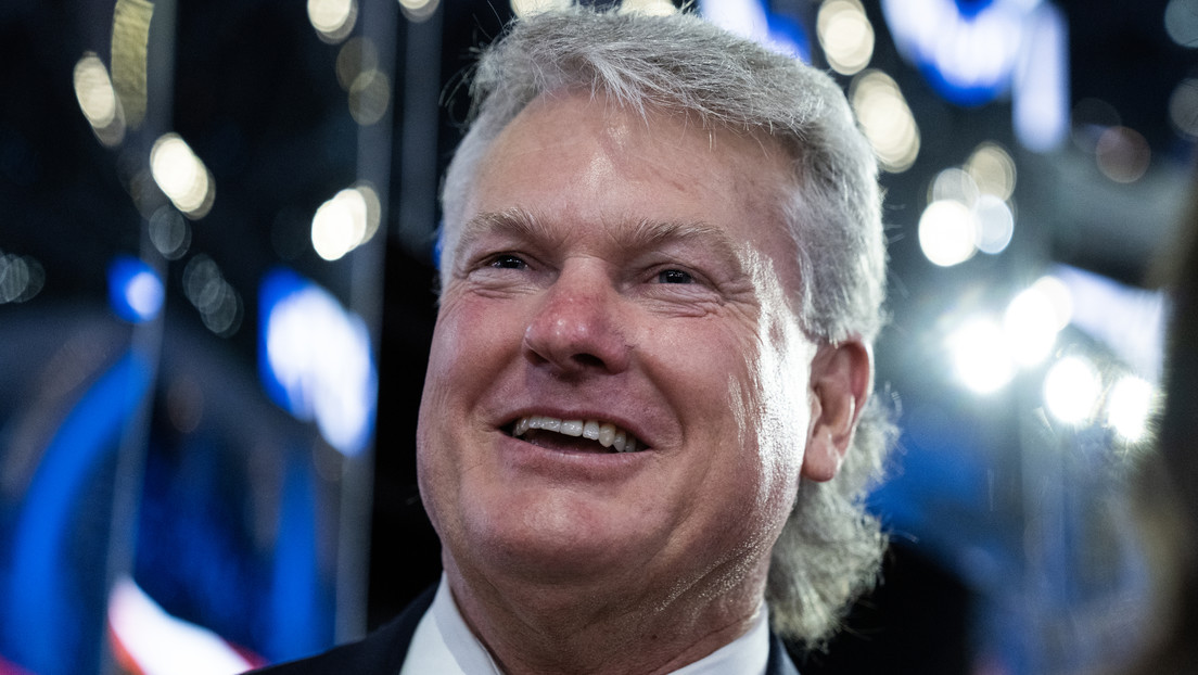 "Me echaron de la USAID, donde convertía en trans a los talibanes": el bizarro tuit de un congresista de EE.UU.