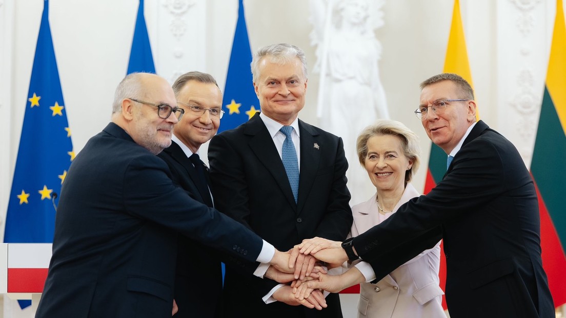 "Adiós Rusia, adiós Lenin": Los países bálticos se despiden de la electricidad rusa y saludan la incertidumbre