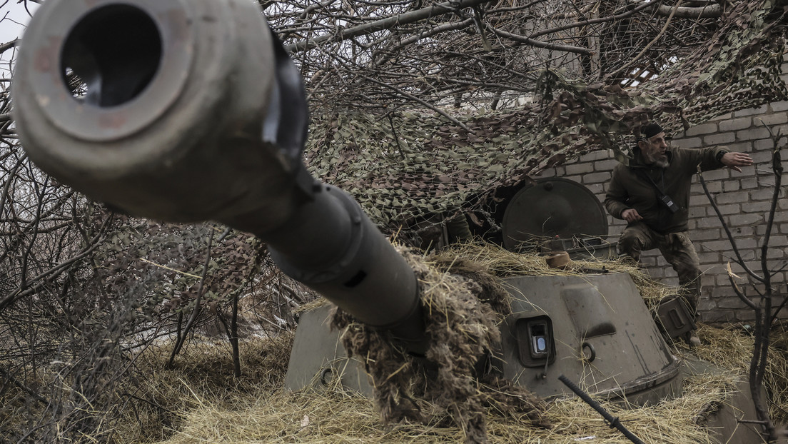Mínimo de 6 meses en combate: La 'oferta' monetaria de Zelenski a jóvenes ucranianos
