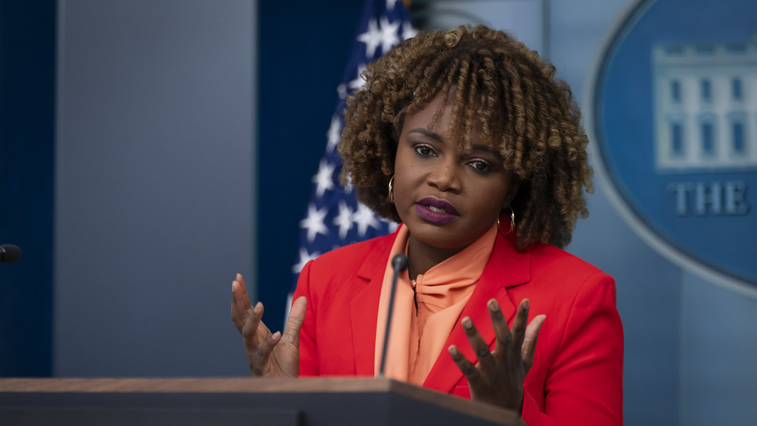 Trump despide a Karine Jean-Pierre de la junta del Centro Kennedy