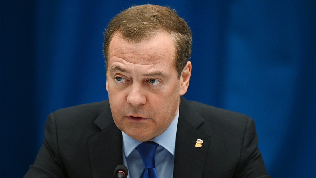 "La tragarán con odio": Medvédev destaca la "humillante regañina" de Vance a Europa