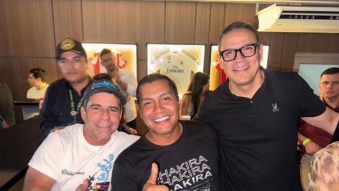 Alcalde colombiano, criticado por asistir a un concierto de Shakira tras decretar toque de queda