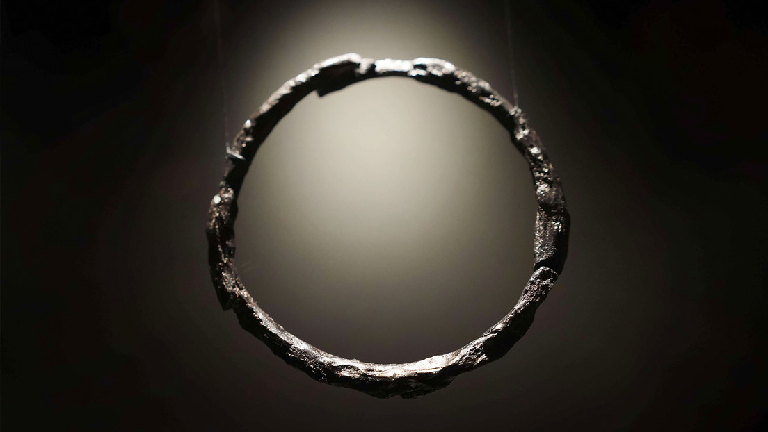 Hallan un "metal celestial" en entierros de hace casi 3.000 años