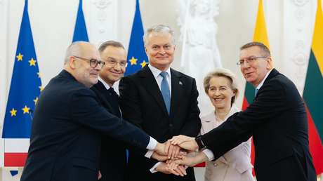 "Adiós Rusia, adiós Lenin": Los países bálticos se despiden de la electricidad rusa y saludan la incertidumbre