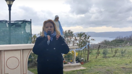 ¿Lágrimas de sangre? Nuevo giro en el caso de una estatua de la Virgen en Italia