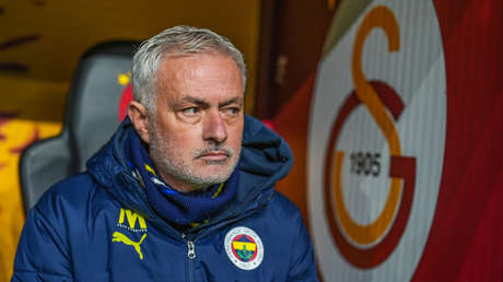 "Su banquillo saltó como monos": Acusan a Mourinho de racismo