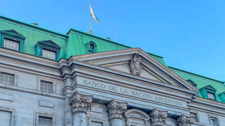 La Justicia de Argentina frena el primer paso de Milei para privatizar el Banco Nación