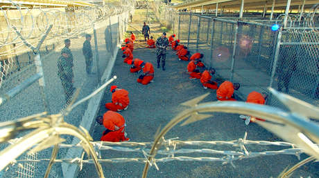 Jefe del Pentágono, a migrantes criminales: "No querrán estar en Guantánamo"