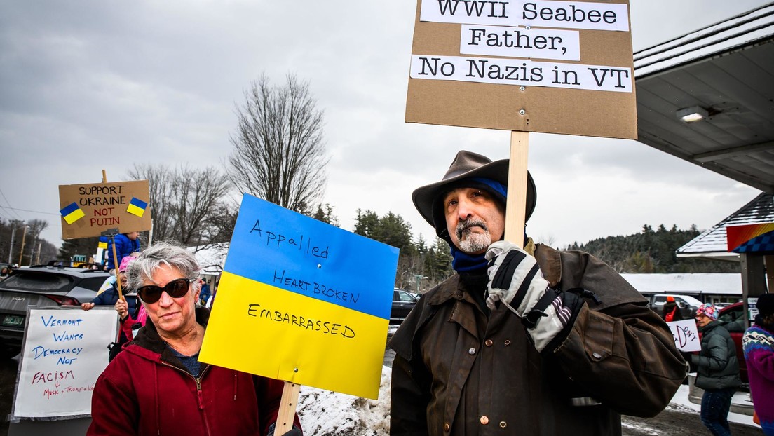 Vance se vio obligado a trasladar a su familia a "un lugar no revelado"