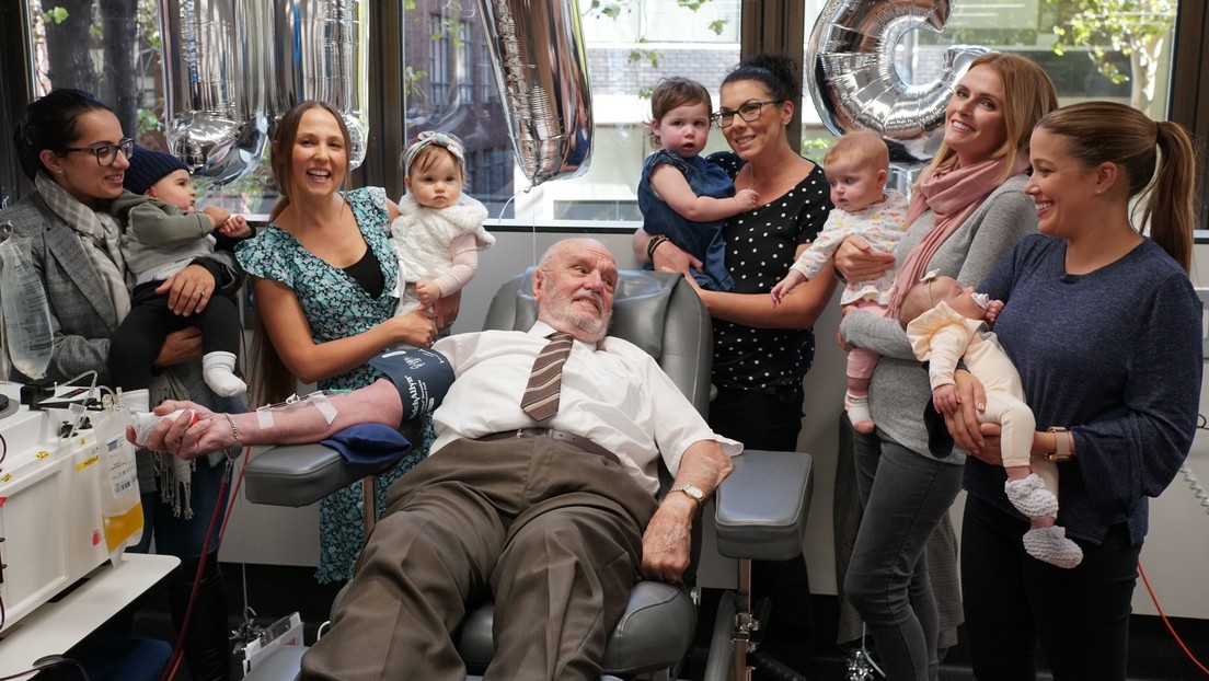 Fallece James Harrison, el hombre del "brazo de oro" que salvó a millones de bebés con su sangre