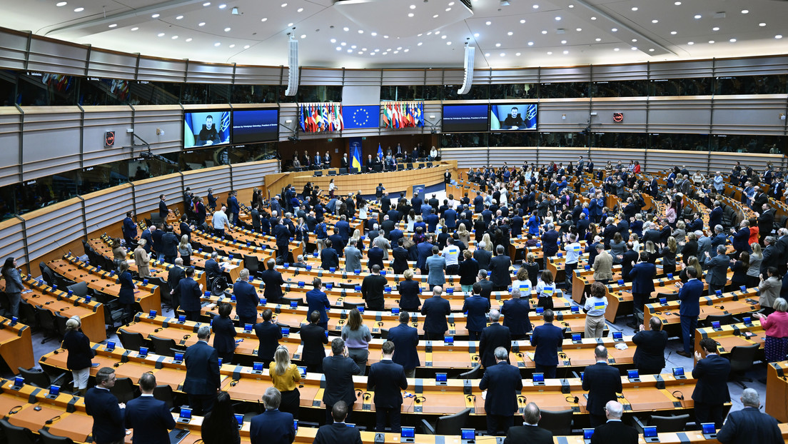 Medvédev se burla de las fracasadas amenazas de Occidente y lanza una advertencia a Macron