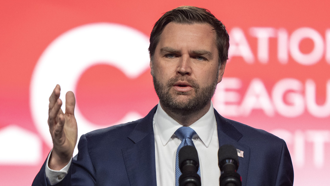 Vance: Europa corre el riesgo de "suicidio civilizatorio"