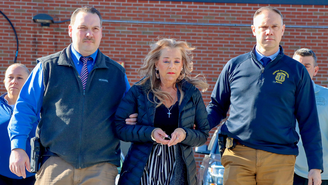 Liberan a un hombre de una 'casa del horror' donde estuvo cautivo más de 20 años (VIDEO)