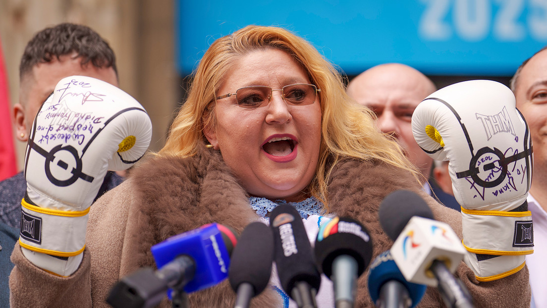 "Ya no tenemos país": Excluyen a candidata opositora rumana de las elecciones presidenciales