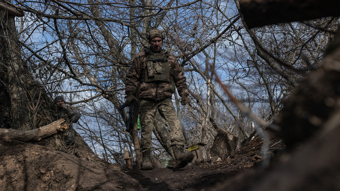 Ucrania retira tropas de sus posiciones en parte de Donbass