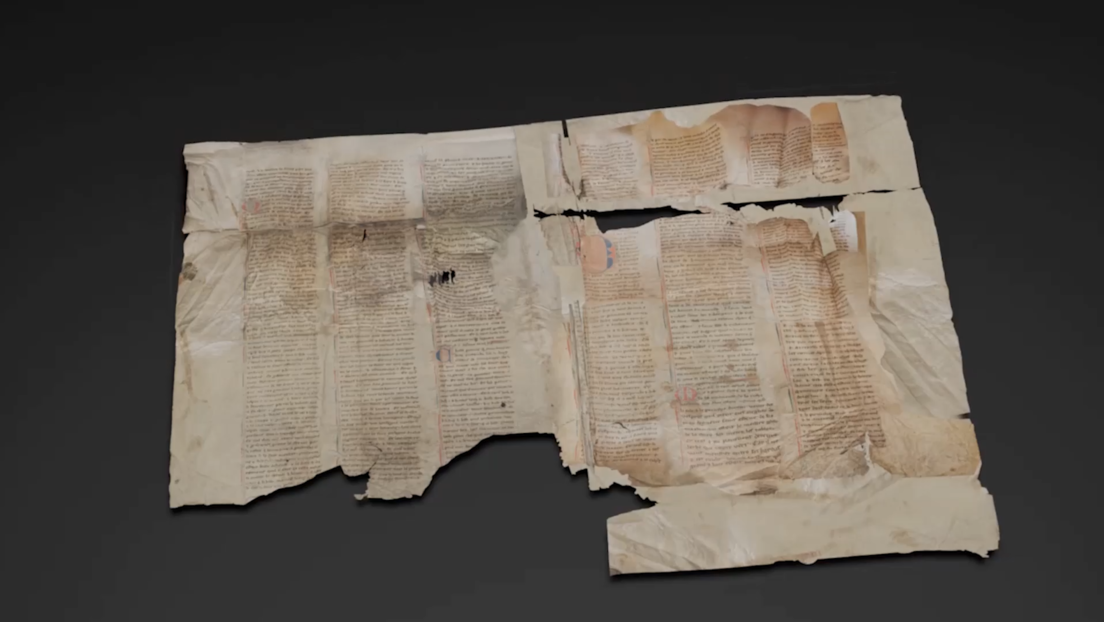 Logran leer un manuscrito dañado sobre el Rey Arturo descubierto hace seis años