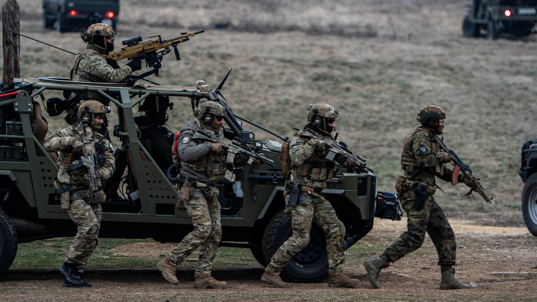 Asesor de Zelenski: Ucrania no necesita fuerzas de paz, sino unidades de combate de la UE